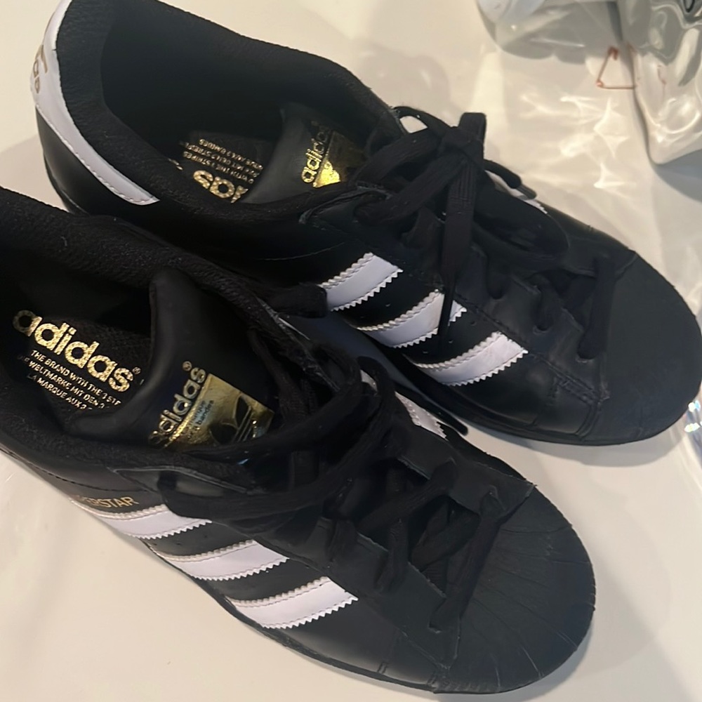 Lightly worn black adidas superstars